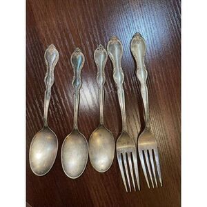Vintage Wm Rogers & Son IS Silver Plated Spoon (3)‎ & Fork (2)